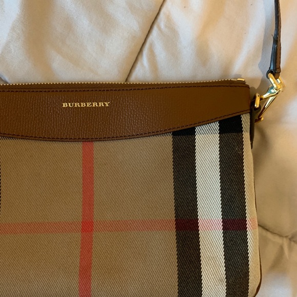 BURBERRY BAG!! PRISTINE CONDITION - Picture 2 of 13